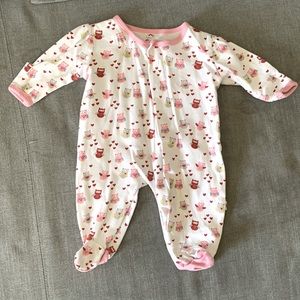 Magnetic closure newborn onesie / LIKE NEW